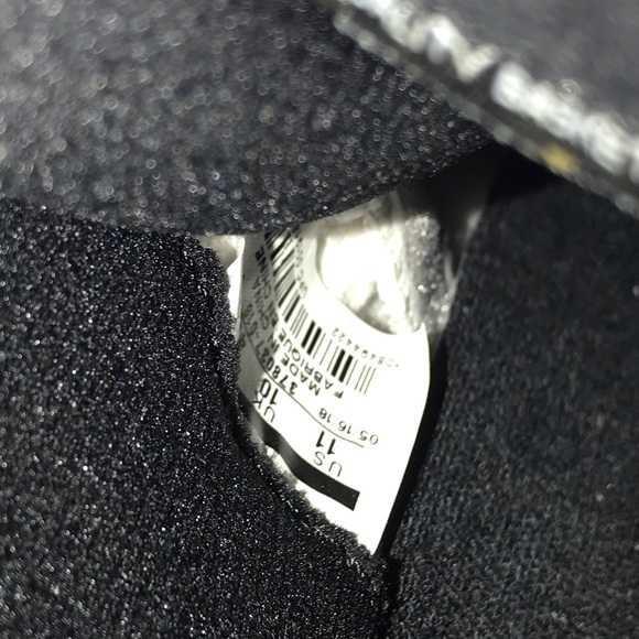 Air Jordan 11 - Picture 14 of 16